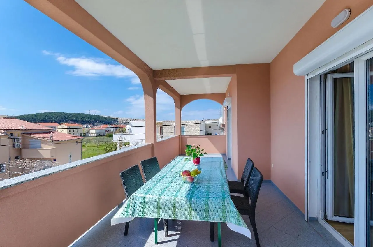 Apartments And Room Ljubica Lopar