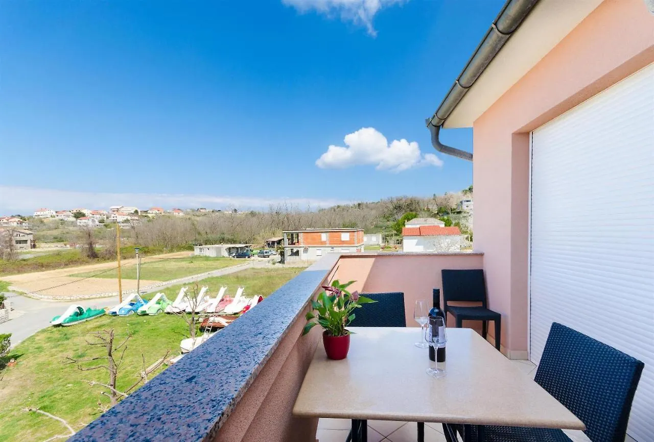 Apartments And Room Ljubica Lopar