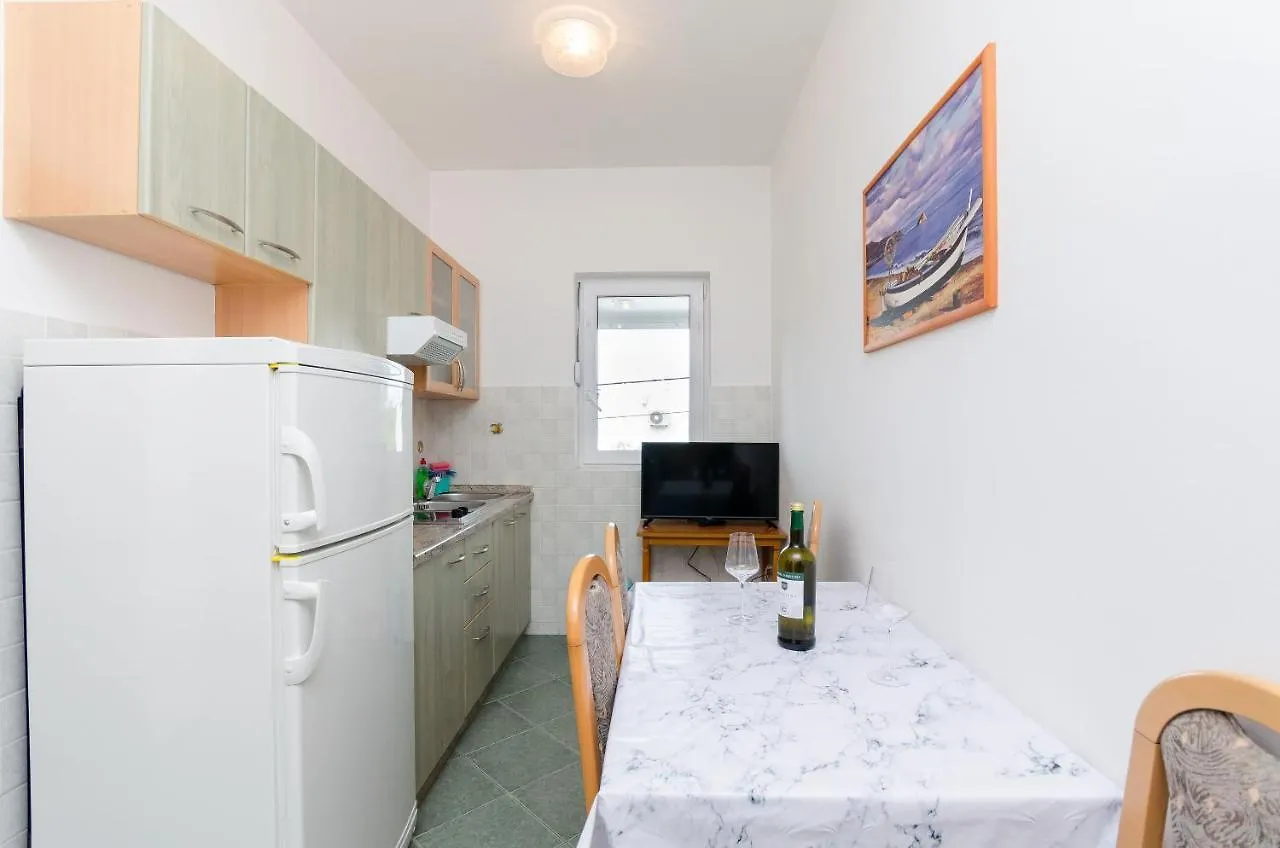 Apartments And Room Ljubica Lopar 0*,  Croatia