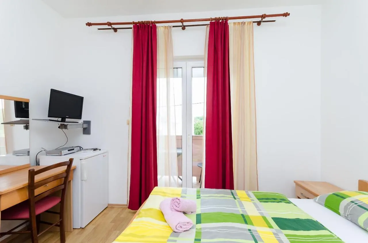 Apartments And Room Ljubica Lopar 0*,  Croatia