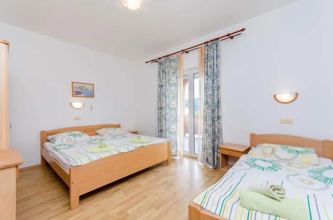 Apartments And Room Ljubica Lopar