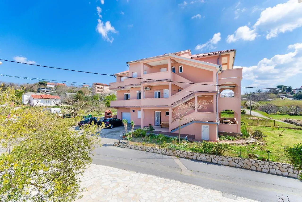 Apartments And Room Ljubica Lopar