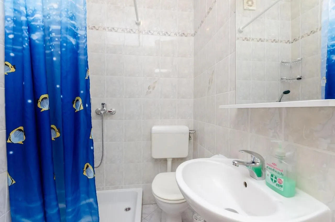 Apartments And Room Ljubica Lopar